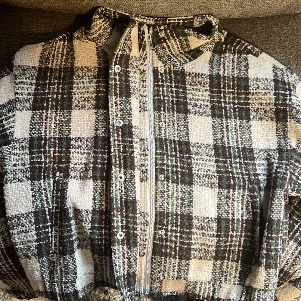 New All in Favor Plaid Crop Jacket Women’s Size Large in Chestnut Plaid - Picture 11 of 16